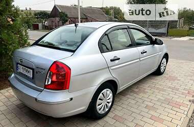 Седан Hyundai Accent 2008 в Кривом Роге