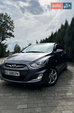 Hyundai Accent 2012