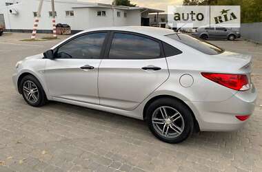 Седан Hyundai Accent 2011 в Козельщине