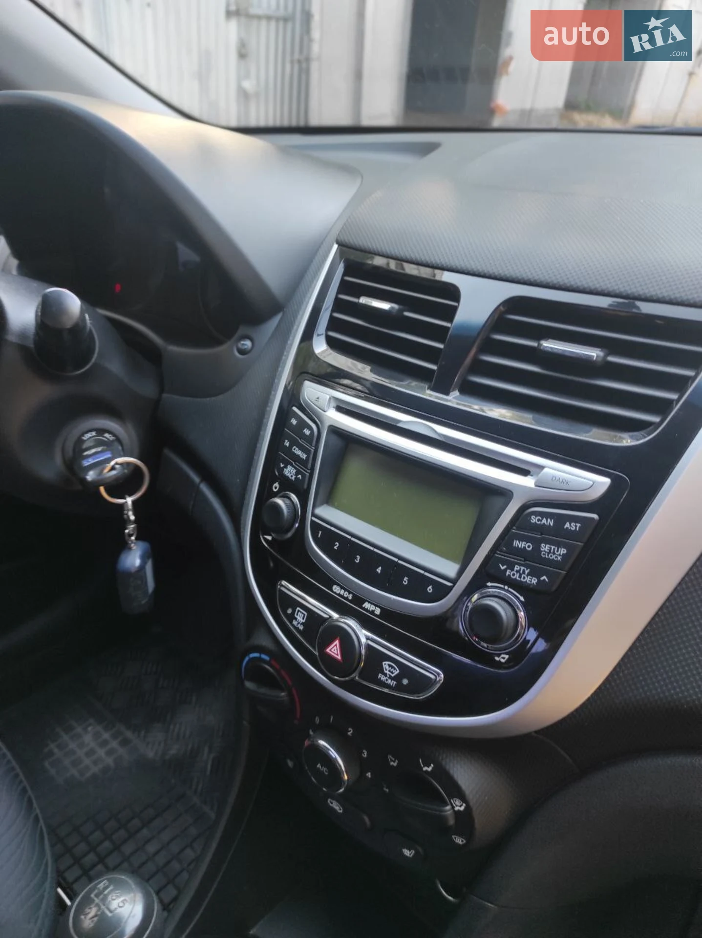 2012 Hyundai Accent - мініатюра 12