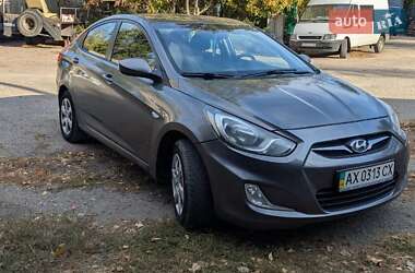 Hyundai Accent 2012