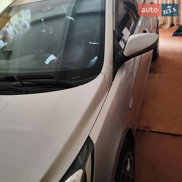 Hyundai Accent 2012
