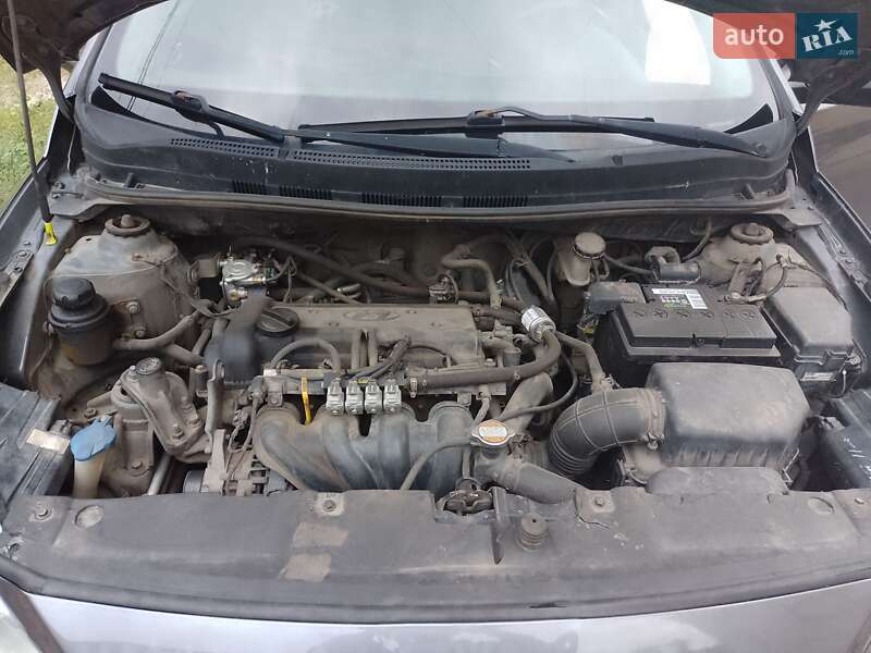Седан Hyundai Accent 2011 в Днепре