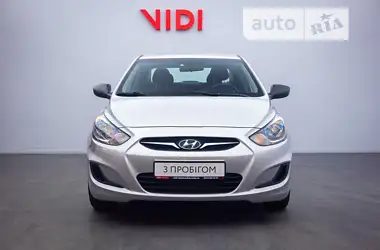 Hyundai Accent 2013