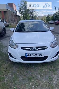 Hyundai Accent 2012