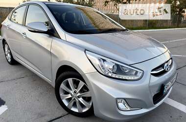 Hyundai Accent 2015