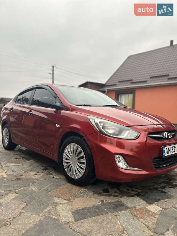 Hyundai Accent 2013