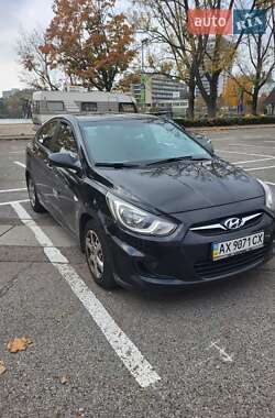 Седан Hyundai Accent 2013 в Ужгороде