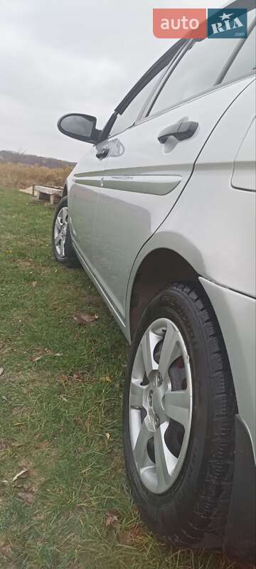 Седан Hyundai Accent 2007 в Ромнах