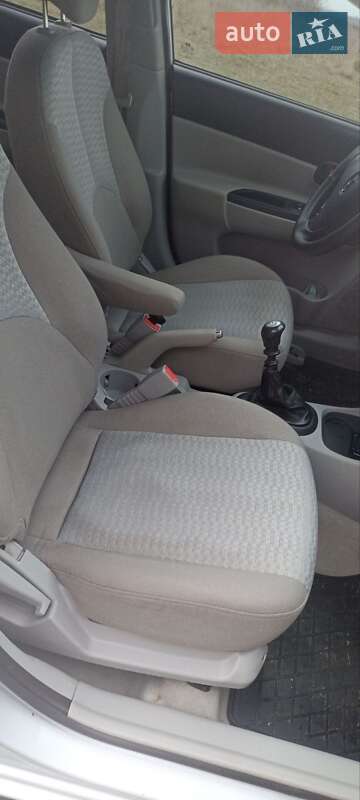 Седан Hyundai Accent 2007 в Ромнах