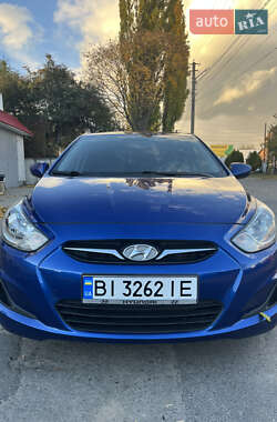 Hyundai Accent 2013