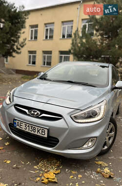 Седан Hyundai Accent 2013 в Днепре