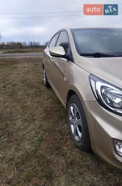 Седан Hyundai Accent 2012 в Богодухіву