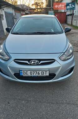 Hyundai Accent 2011