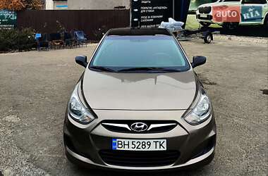 Hyundai Accent 2013 Hyundai Accent 2013