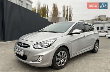 Хэтчбек Hyundai Accent 2012 в Киеве