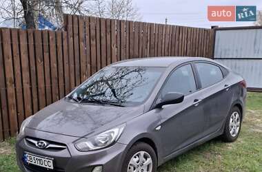 Hyundai Accent 2012