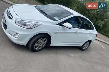 Седан Hyundai Accent 2013 в Рівному