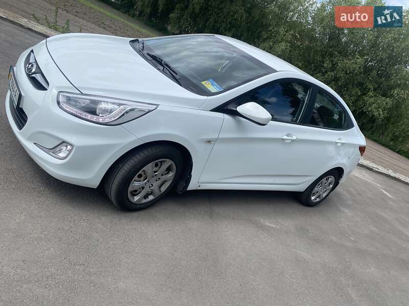 Hyundai Accent 2013