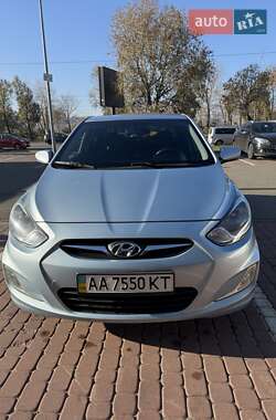 Hyundai Accent 2011