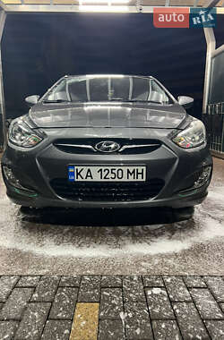 Hyundai Accent 2012