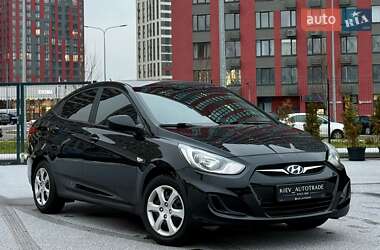 Hyundai Accent 2012