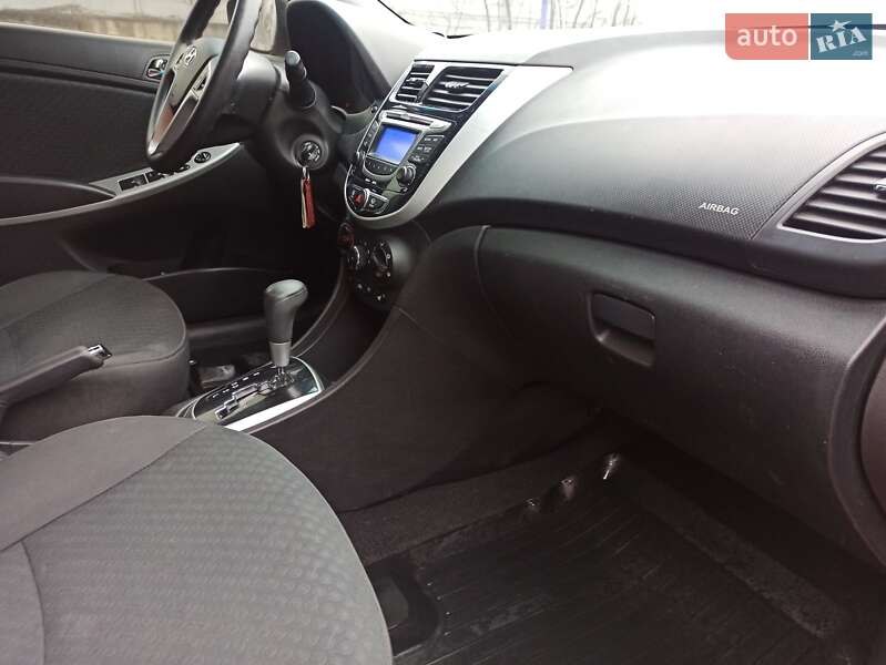 Хетчбек Hyundai Accent 2012 в Святопетрівське фото 14 Хетчбек Hyundai Accent 2012 в Святопетрівське
