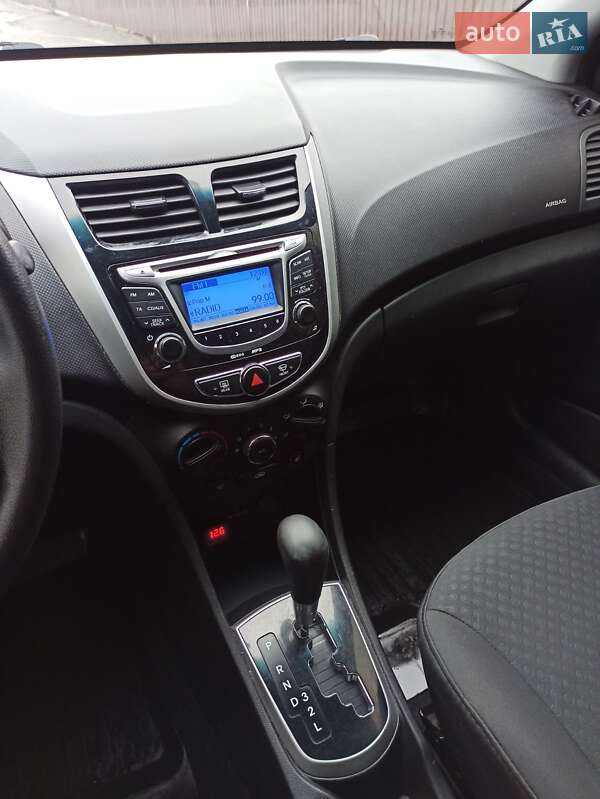 Хетчбек Hyundai Accent 2012 в Святопетрівське фото 19 Хетчбек Hyundai Accent 2012 в Святопетрівське