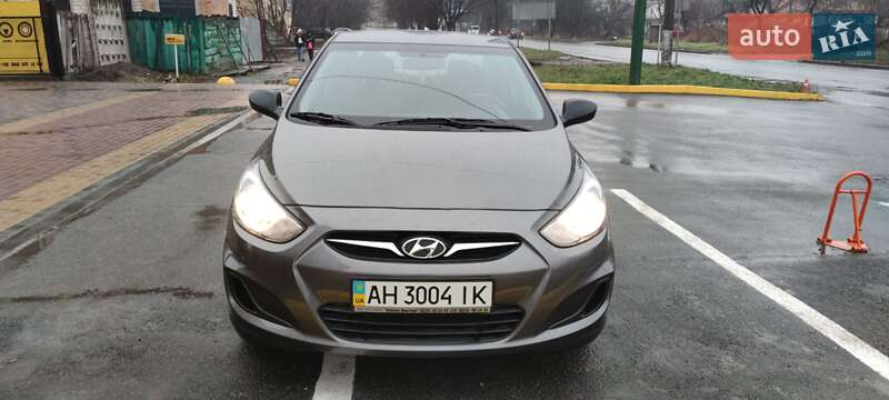 Hyundai Accent 2013