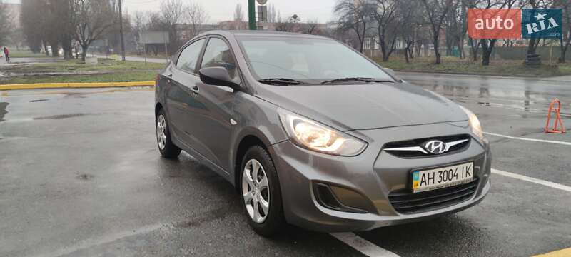 Седан Hyundai Accent 2013 в Кам'янець-Подільському