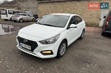 Седан Hyundai Accent 2017 в Киеве