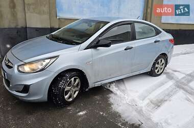 Hyundai Accent 2011