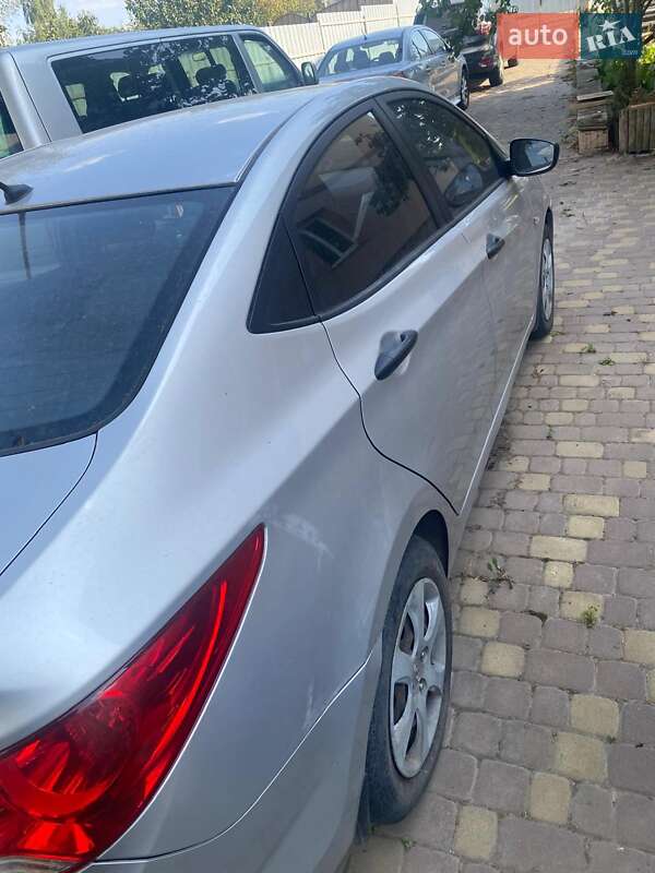 Седан Hyundai Accent 2014 в Львові