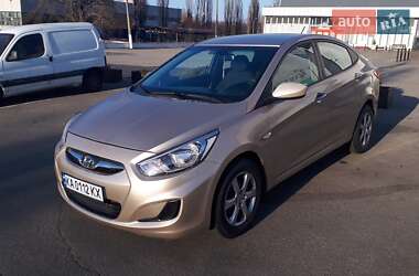 Hyundai Accent 2011