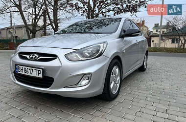 Hyundai Accent 2011