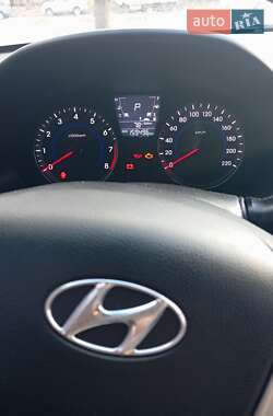 Hyundai Accent 2011