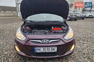 Седан Hyundai Accent 2011 в Смеле