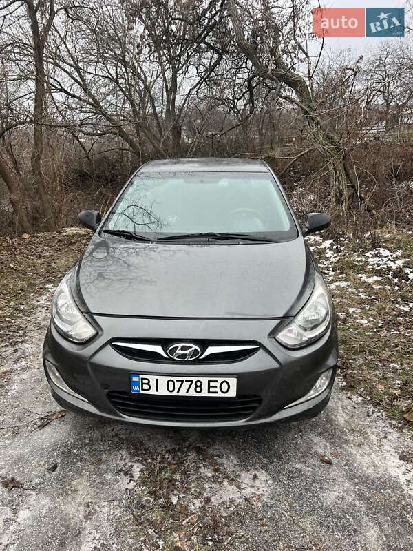Hyundai Accent 2013