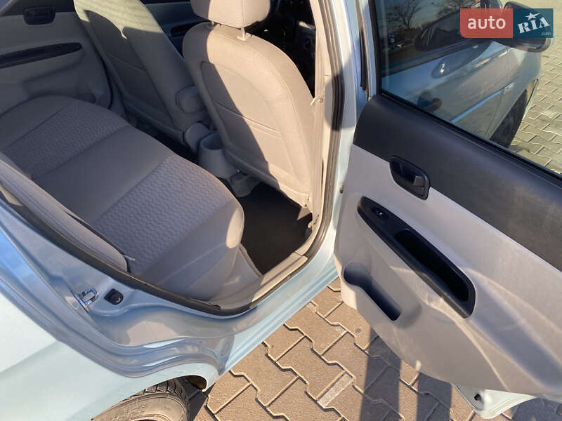 Седан Hyundai Accent 2008 в Святопетровское фото 15 Седан Hyundai Accent 2008 в Святопетровское