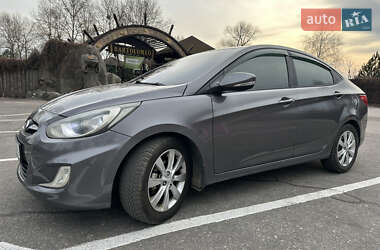 Седан Hyundai Accent 2011 в Днепре