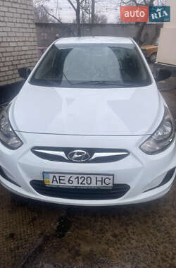 Седан Hyundai Accent 2013 в Дніпрі