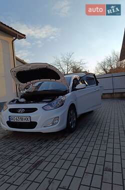 Седан Hyundai Accent 2012 в Береговому