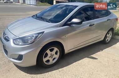 Hyundai Accent 2011