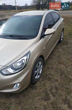 Седан Hyundai Accent 2012 в Богодухіву