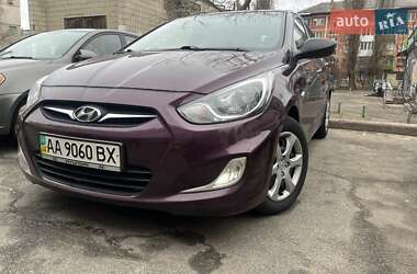 Hyundai Accent 2011