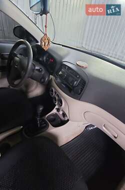 Седан Hyundai Accent 2009 в Бурині