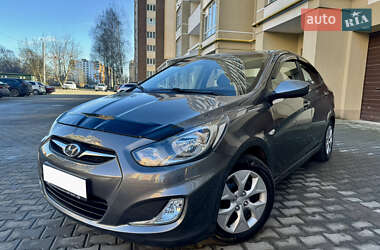 Hyundai Accent 2012