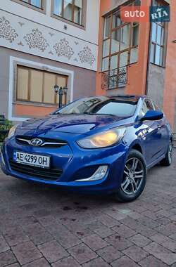 Седан Hyundai Accent 2013 в Стрию