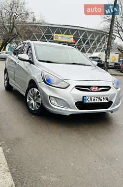 Hyundai Accent 2012