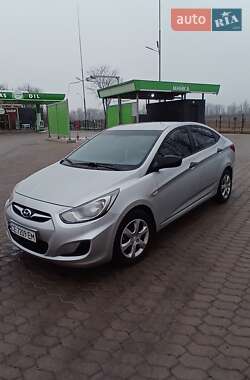 Hyundai Accent 2013